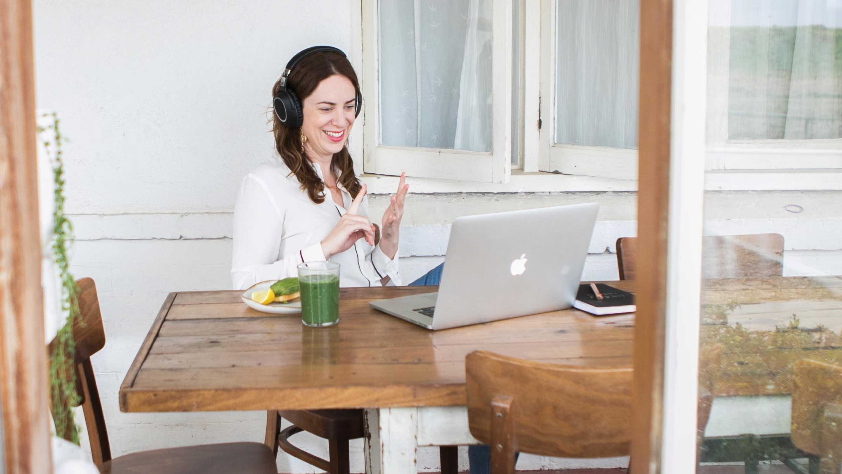 Kate uses Leadpages to pinpoint her audience and sell her marketing services.